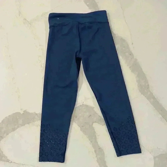 Aeropostale Laser Cut Floral Cropped Yoga Leggings Blue Activewear Women's Small - Picture 5 of 5
